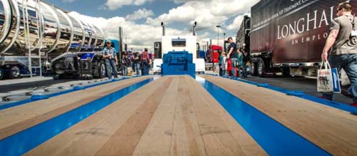 kayu-apitong-truck-and-trailer-transportation-decking-example-trailer-with-blue-accents-500×331 kayu-apitong-truck-and-trailer-transportation-decking-example-trailer-with-blue-accents-500x331